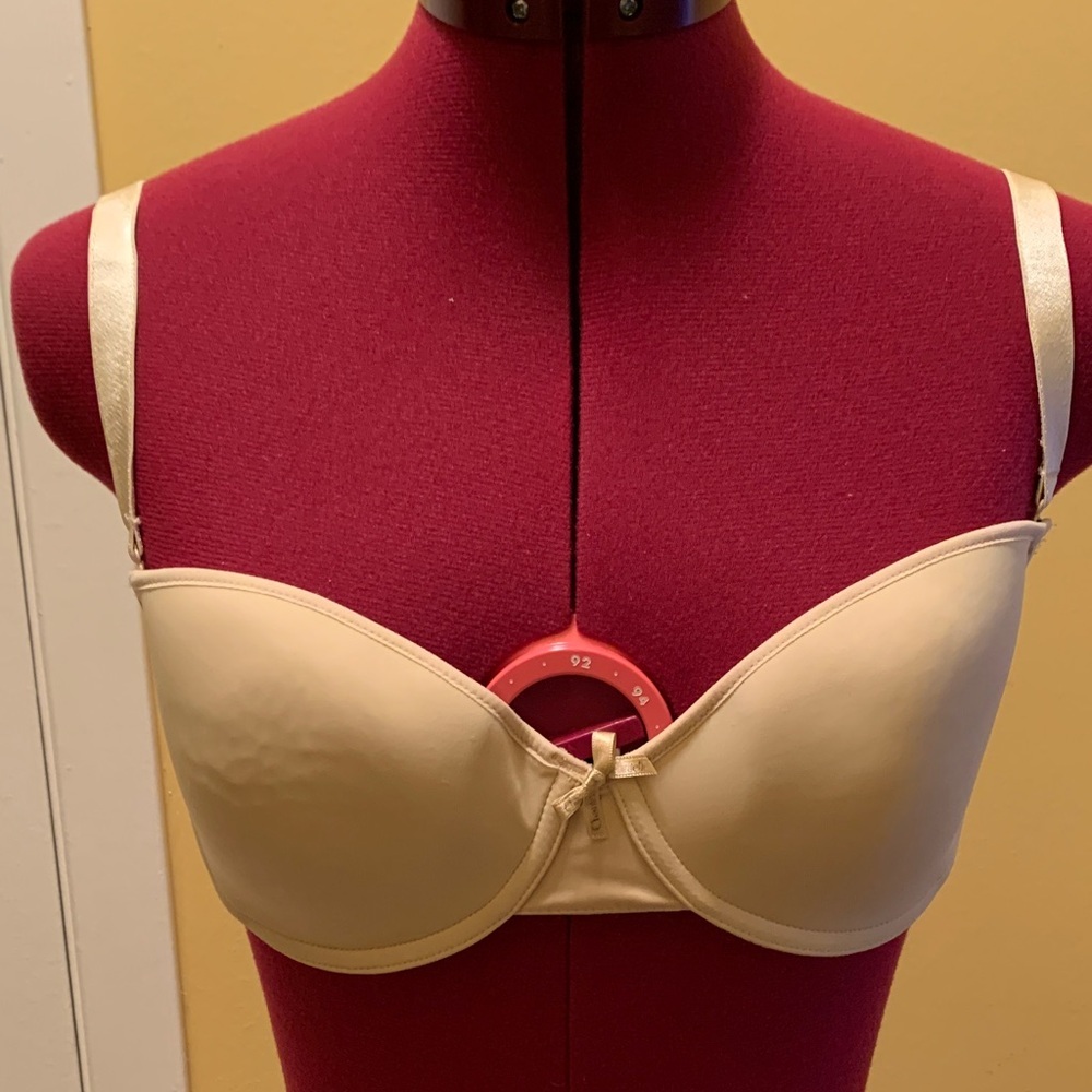 Chantelle Moulded Padded Strapless Multiway Cream Underwire Bra
